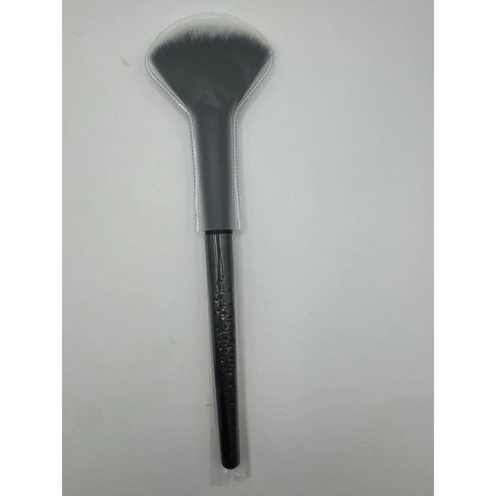 Melt Cosmetics 713 Contour Fan Brush Black Synthetic‎ Bristles with Pouch NEW